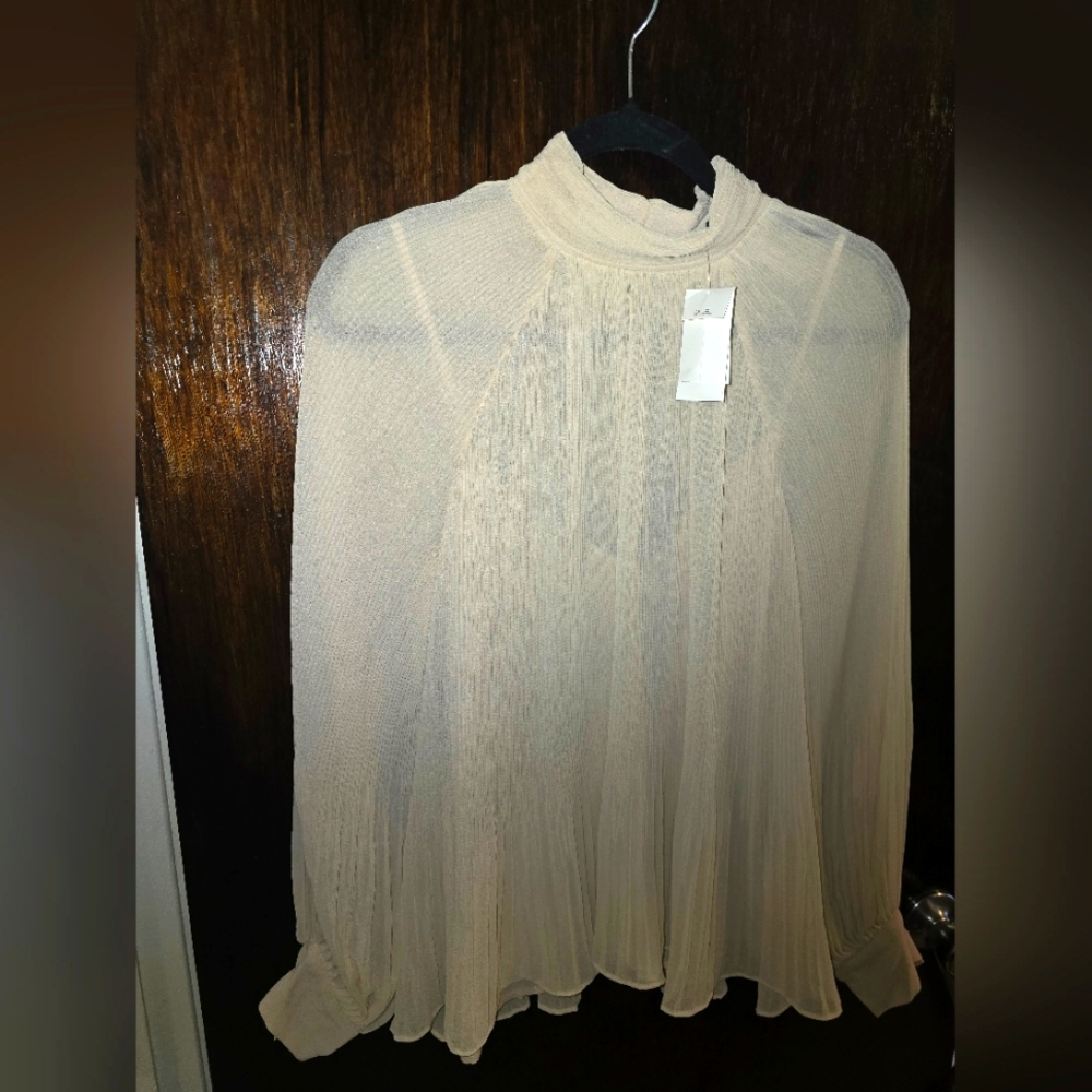Women's Long Sleeve Blouse - NEW - Banana Republic - Cream - Medium